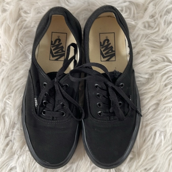VANS Authentic Lace Low Top Skateboard Shoes All Black 721565 Sneakers M6 / W7.5 - Picture 3 of 13